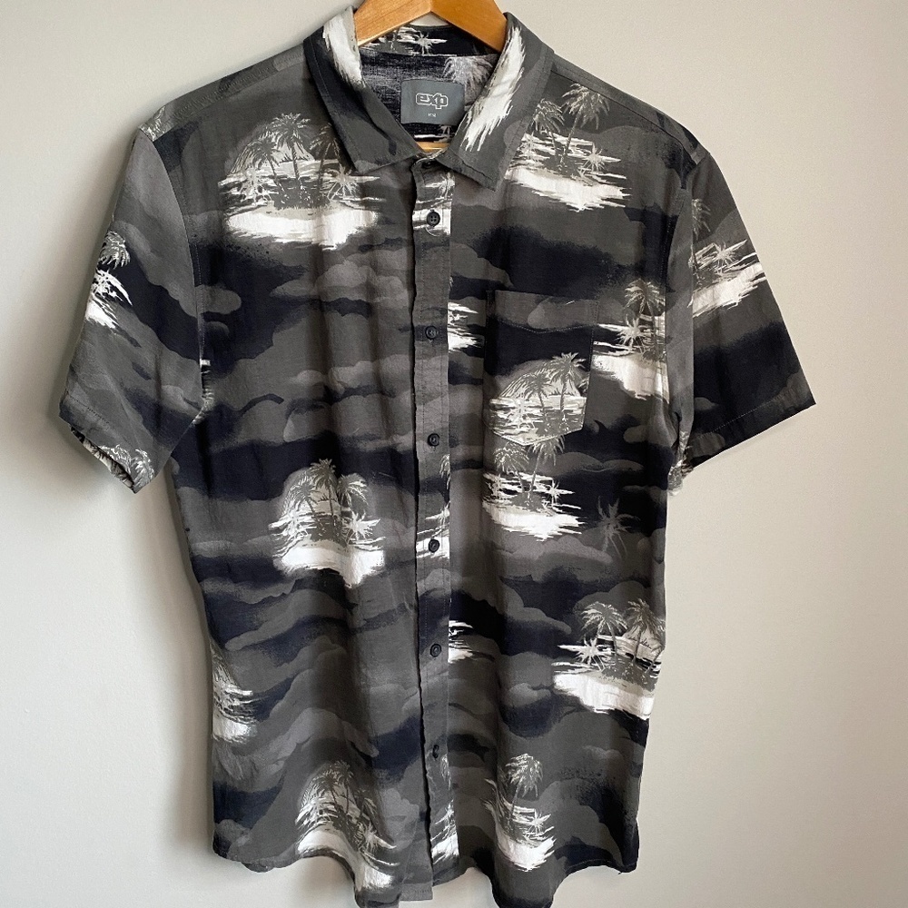 EXP Short Sleeve Tropical Island‎ Men's Gray Button Up Shirt Size Medium